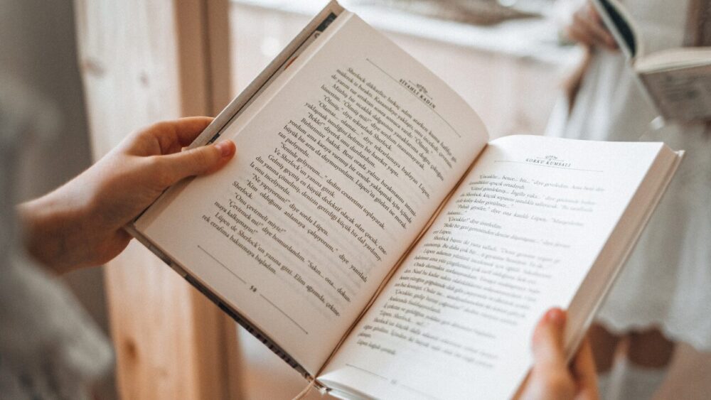 読書を習慣にできた人のイメージ画像